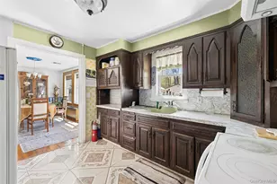140 Poplar St, Central Islip, NY 11722 - Photo 12