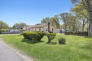140 Poplar St, Central Islip, NY 11722 - Photo 4