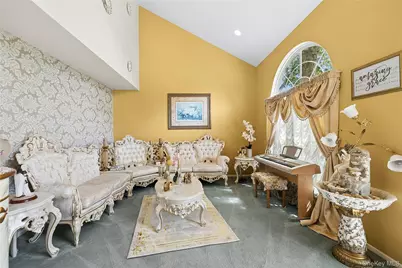 16 Winterberry Drive, Middle Island, NY 11953 - Photo 8