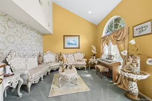 16 Winterberry Dr, Middle Island, NY 11953 - Photo 8
