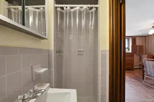 1056 Swinton Ave, Bronx, NY 10465 - Photo 22