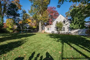 61 Drexel Ave, Westbury, NY 11590 - Photo 28