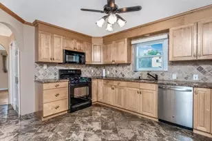 90 Remsen Cir, Yonkers, NY 10710 - Photo 4