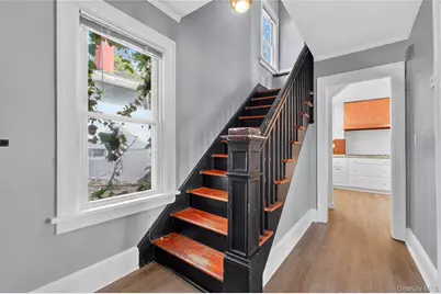 310 Carpenter Avenue, Newburgh, NY 12550 - Photo 8