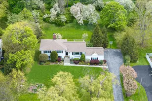 8 Evergreen Row, Armonk, NY 10504 - Photo 2