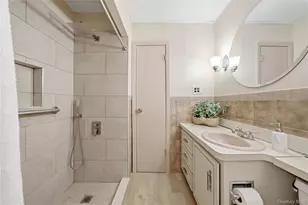 1733 Meadow Ct, East Meadow, NY 11554 - Photo 10