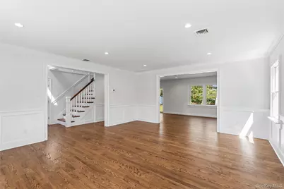 969 Manor Lane, Bay Shore, NY 11706 - Photo 4