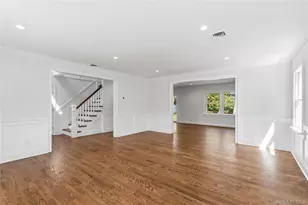 969 Manor Ln, Bay Shore, NY 11706 - Photo 4