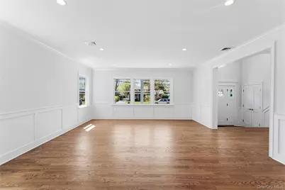 969 Manor Lane, Bay Shore, NY 11706 - Photo 10