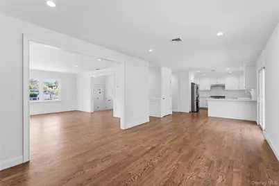 969 Manor Lane, Bay Shore, NY 11706 - Photo 6
