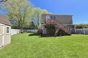 3 Martin Pl, Farmingville, NY 11738 - Photo 4