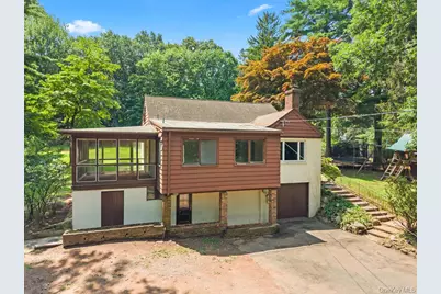 10 Farview Terrace, Airmont, NY 10901 - Photo 2