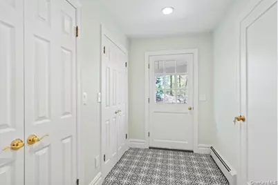 60 Shutter Lane, Oyster Bay, NY 11771 - Photo 8