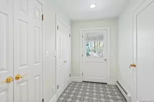 60 Shutter Ln, Oyster Bay, NY 11771 - Photo 8