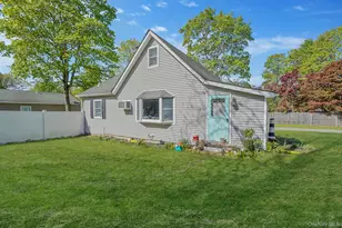 38 Nymph Rd, Rocky Point, NY 11778 - Photo 2