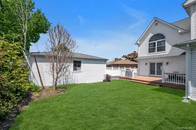 418 Parker Avenue, Levittown, NY 11756 - Photo 16
