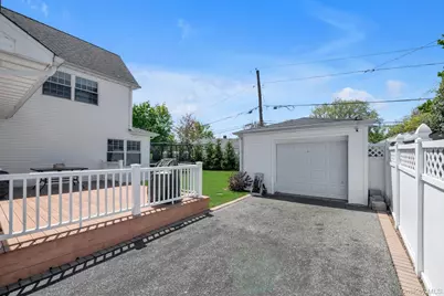 418 Parker Avenue, Levittown, NY 11756 - Photo 14