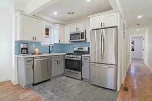 1011 E 221st St, Bronx, NY 10469 - Photo 4
