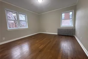 37 Spruce St, Great Neck, NY 11021 - Photo 10