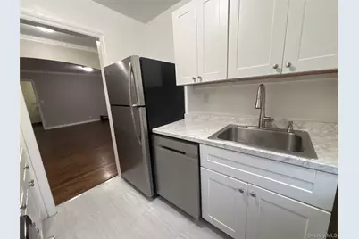 37 Spruce Street #3, Great Neck, NY 11021 - Photo 6