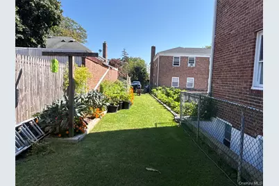 37 Spruce Street #3, Great Neck, NY 11021 - Photo 14