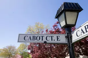 604 Cabot Ct E, Saint James, NY 11780 - Photo 4