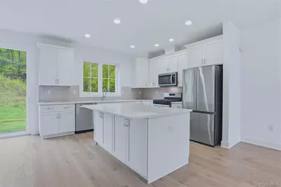 4010 Chestnut Ridge Road, Fishkill, NY 12524 - Photo 14