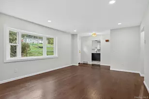 25 Kings Dr, Newburgh, NY 12589 - Photo 12