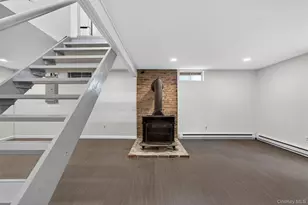 25 Kings Dr, Newburgh, NY 12589 - Photo 32