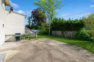 1040 Cedarhurst St, Woodmere, NY 11581 - Photo 16
