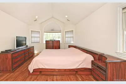 13 Sheppard Street, Glen Head, NY 11545 - Photo 18