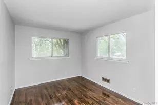 14 Central Park Rd, Plainview, NY 11803 - Photo 2