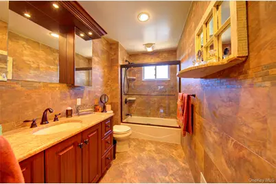 1595 N Central Avenue #30, Valley Stream, NY 11580 - Photo 18