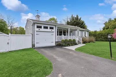 1039 Middle Road, Riverhead, NY 11901 - Photo 2