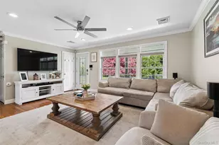 1039 Middle Rd, Riverhead, NY 11901 - Photo 16