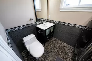 149 S Bay Ave, Freeport, NY 11520 - Photo 16
