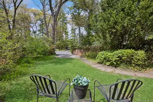208A Wheatley Rd, Old Westbury, NY 11568 - Photo 30