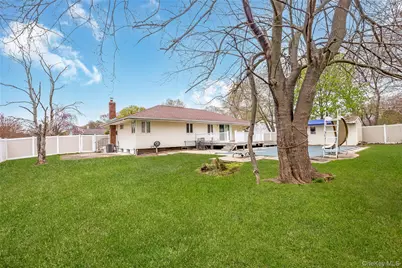 2 Seley Cross, Islip Terrace, NY 11752 - Photo 22