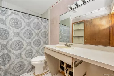 2 Seley Cross, Islip Terrace, NY 11752 - Photo 14