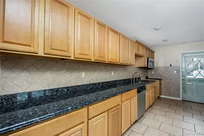 2 Seley Cross, Islip Terrace, NY 11752 - Photo 6