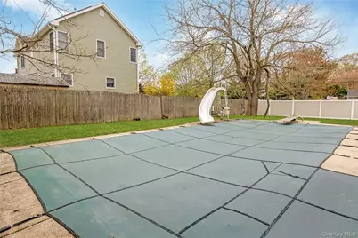 2 Seley Cross, Islip Terrace, NY 11752 - Photo 28