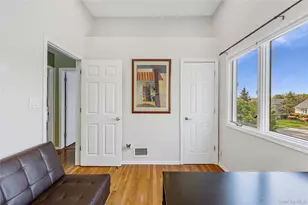 41 Robert Cir, Syosset, NY 11791 - Photo 30