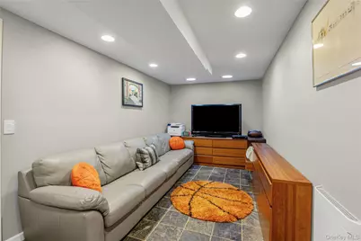 41 Robert Circle, Syosset, NY 11791 - Photo 22