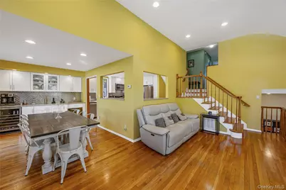 41 Robert Circle, Syosset, NY 11791 - Photo 14