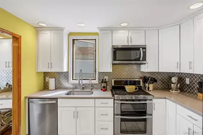 41 Robert Circle, Syosset, NY 11791 - Photo 20