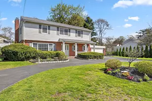 984 Fox Meadow Rd, Yorktown Heights, NY 10598 - Photo 2