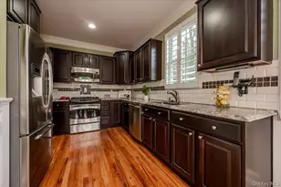 6 Villa Promenade, Bay Shore, NY 11706 - Photo 4