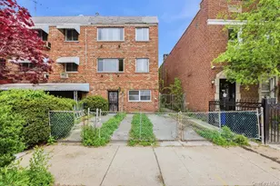 1323 E 222nd St, Bronx, NY 10469 - Photo 2