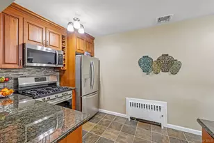 23 Berwick Rd, Hewlett, NY 11557 - Photo 16