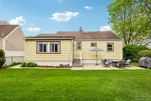 23 Berwick Rd, Hewlett, NY 11557 - Photo 34